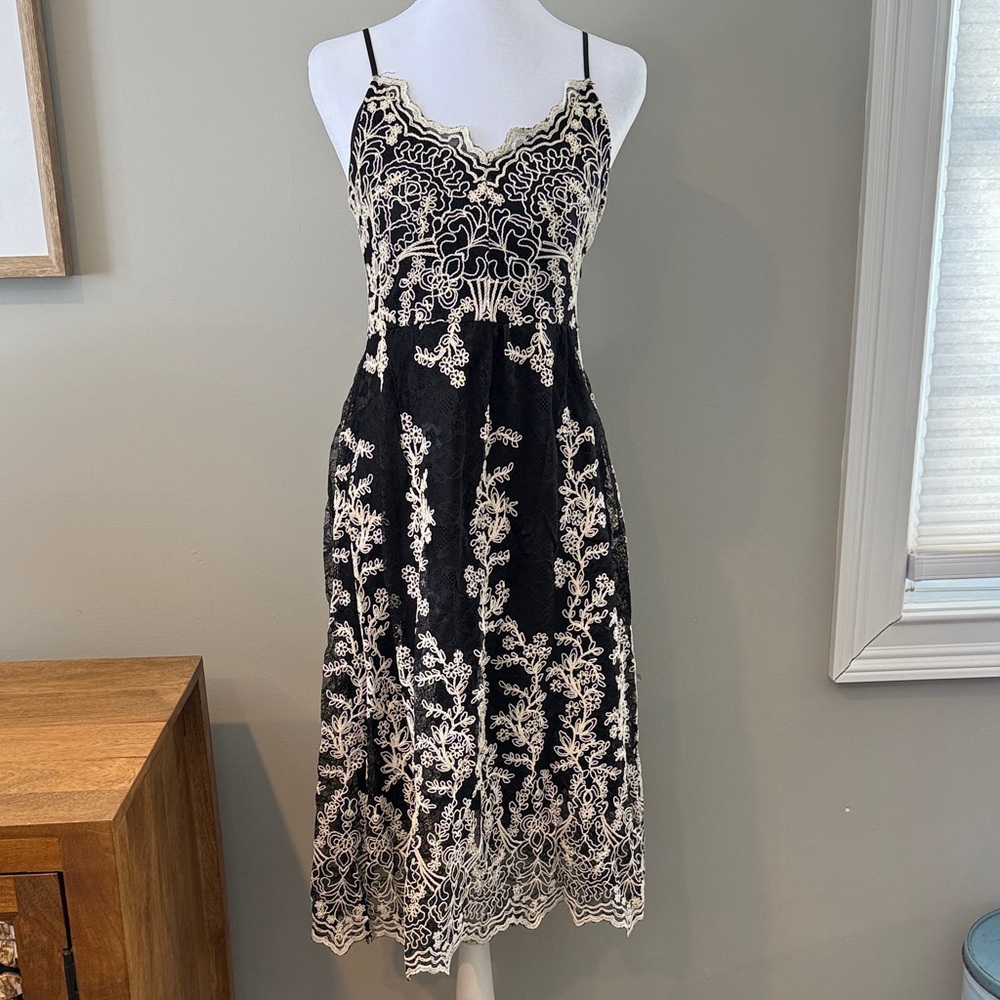 Black and Cream Lace Dress